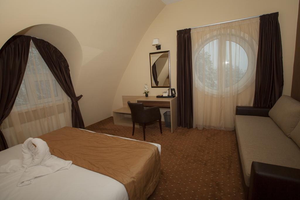 Family Hotel Saint George Sofia Room photo